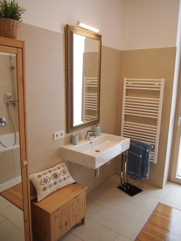 Apartment Schlosspark Am Traunsee Altmünster Стая снимка