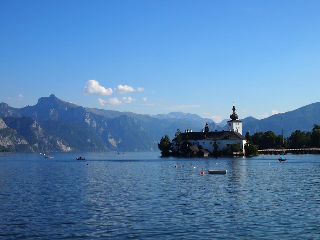 Apartment Schlosspark Am Traunsee Altmünster Стая снимка